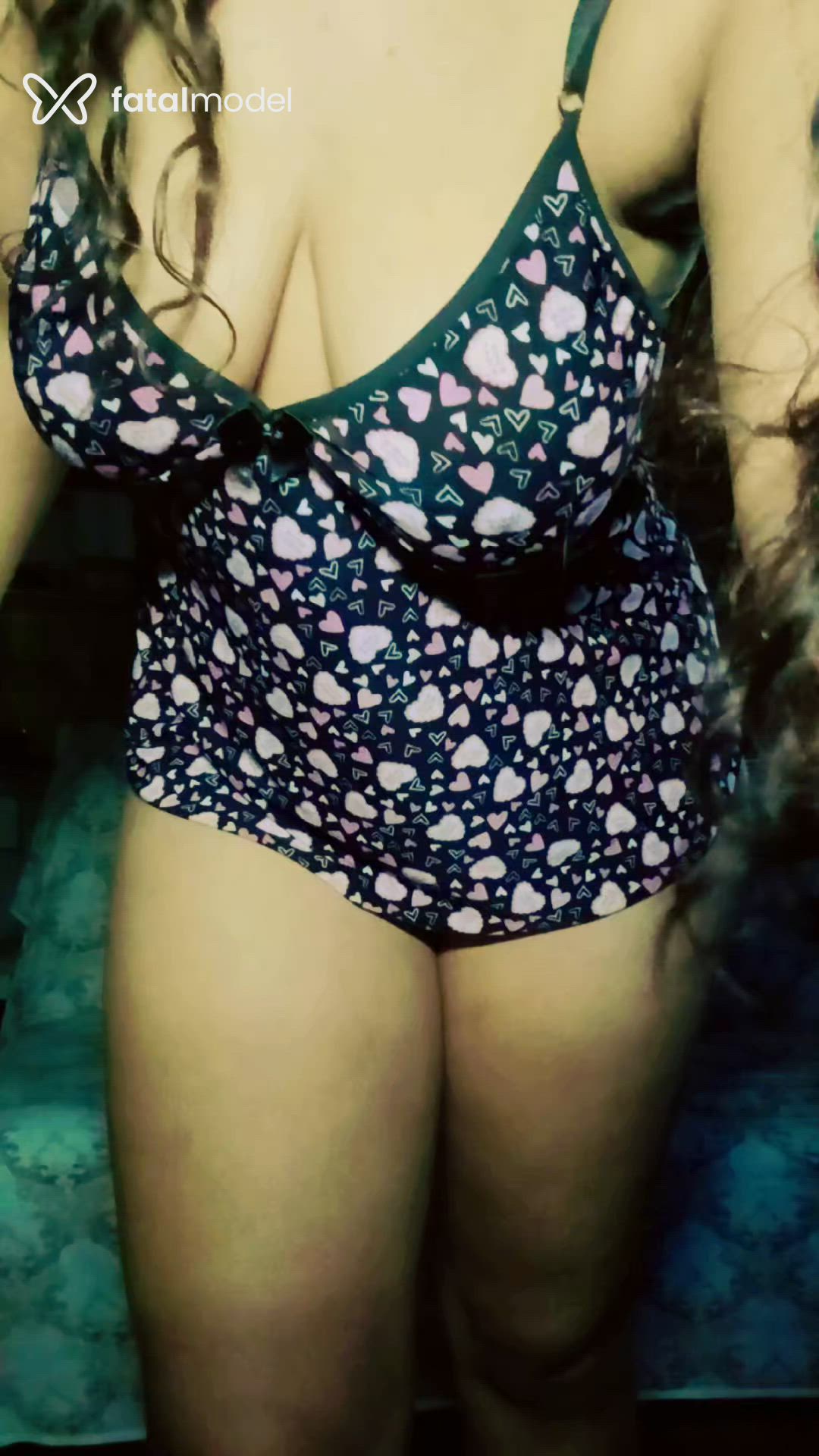 Acompanhante mulher morena (o) de olhos pretos - Camilla Souzza