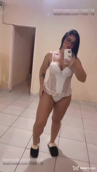 Acompanhante mulher morena (o) de olhos castanhos em Pelotas - Mirella Medina