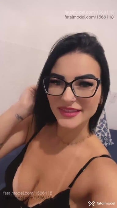 Acompanhante mulher morena (o) de olhos castanhos em Pelotas - Mirella Medina