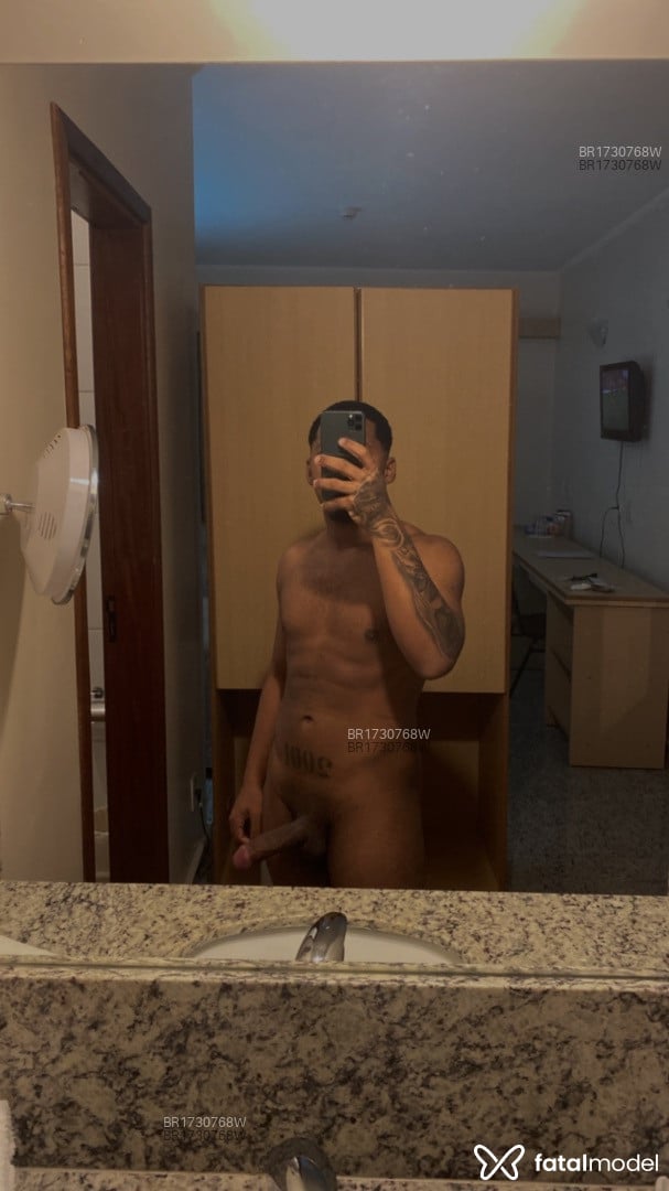 Acompanhante homem morena (o) de olhos pretos em Navegantes - Bruno