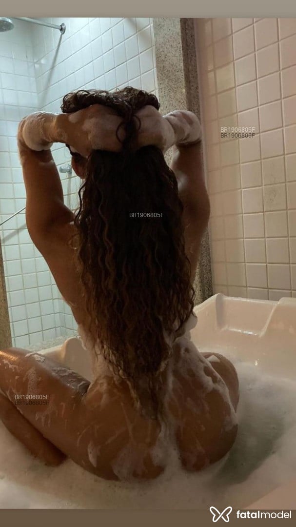 Acompanhante mulher com cabelo castanho de olhos castanhos em Balneário Camboriú - Laís