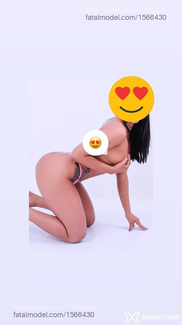 Acompanhante mulher morena (o) de olhos cinza - Karina Alves