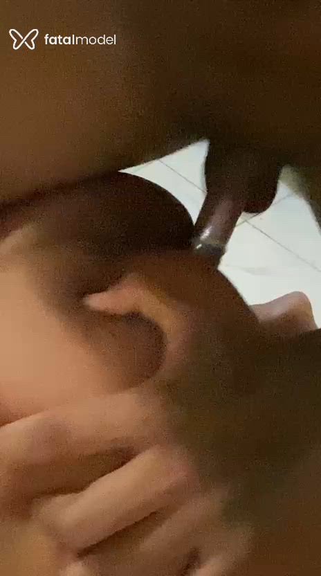 Acompanhante mulher morena (o) de olhos mel - Bia