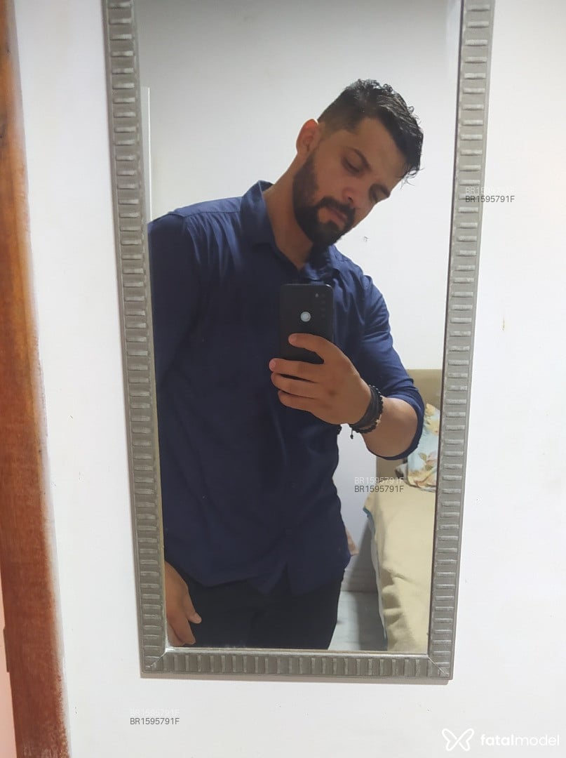 Acompanhante homem com cabelo castanho de olhos castanhos em Recife - Pedro Sampaio