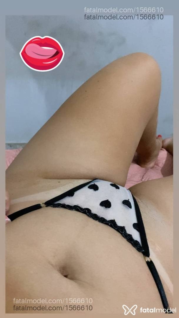 Acompanhante mulher loira (o) de olhos castanhos - Manuelly
