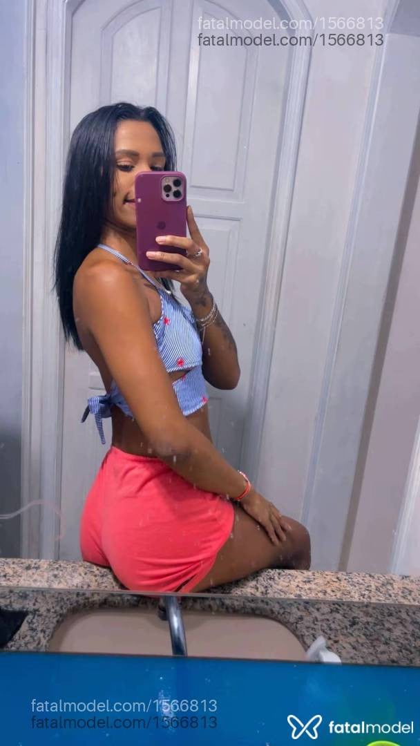 Acompanhante mulher morena (o) de olhos pretos - Raffaela Moraes