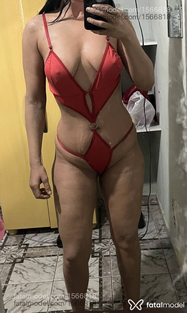 Acompanhante mulher com cabelo castanho de olhos castanhos - Larissa
