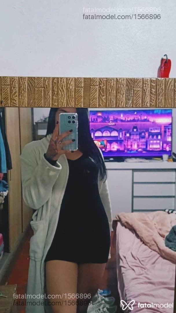 Acompanhante mulher trans com cabelo castanho de olhos mel em Bento Gonçalves - Fabyjones