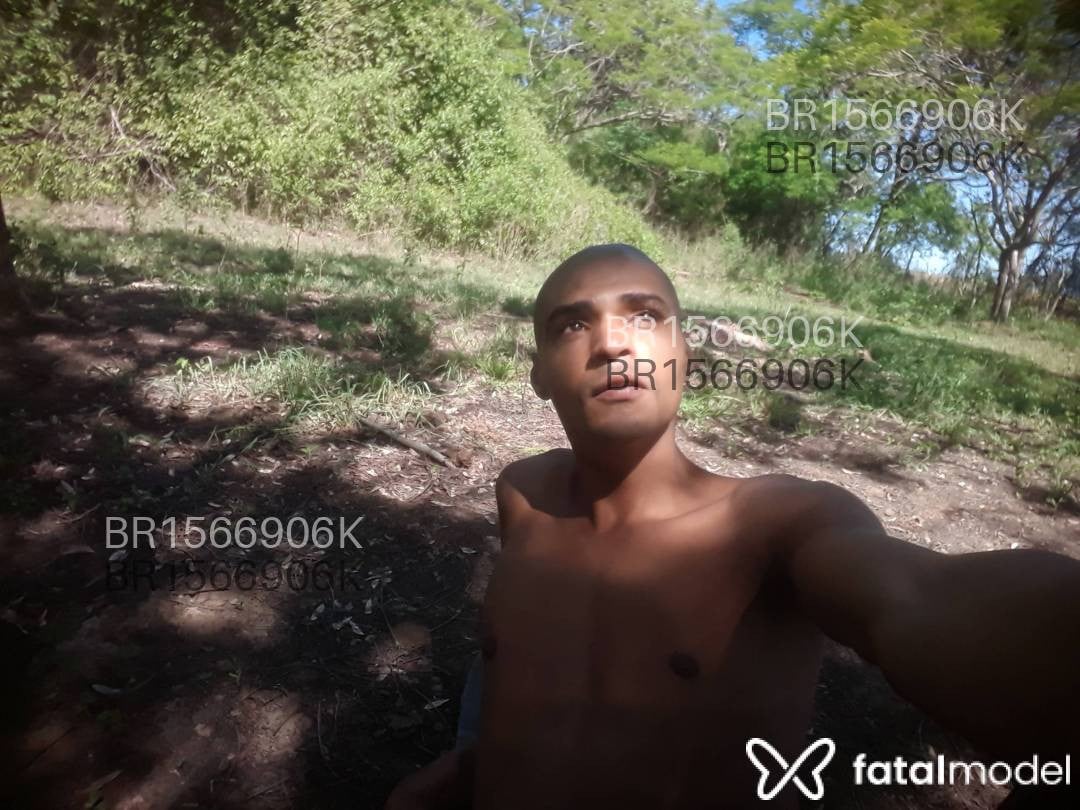 Acompanhante homem com cabelo castanho de olhos castanhos em Campos dos Goytacazes Acompanhante homem com cabelo castanho de olhos castanhos em Campos dos Goytacazes - Moreninho