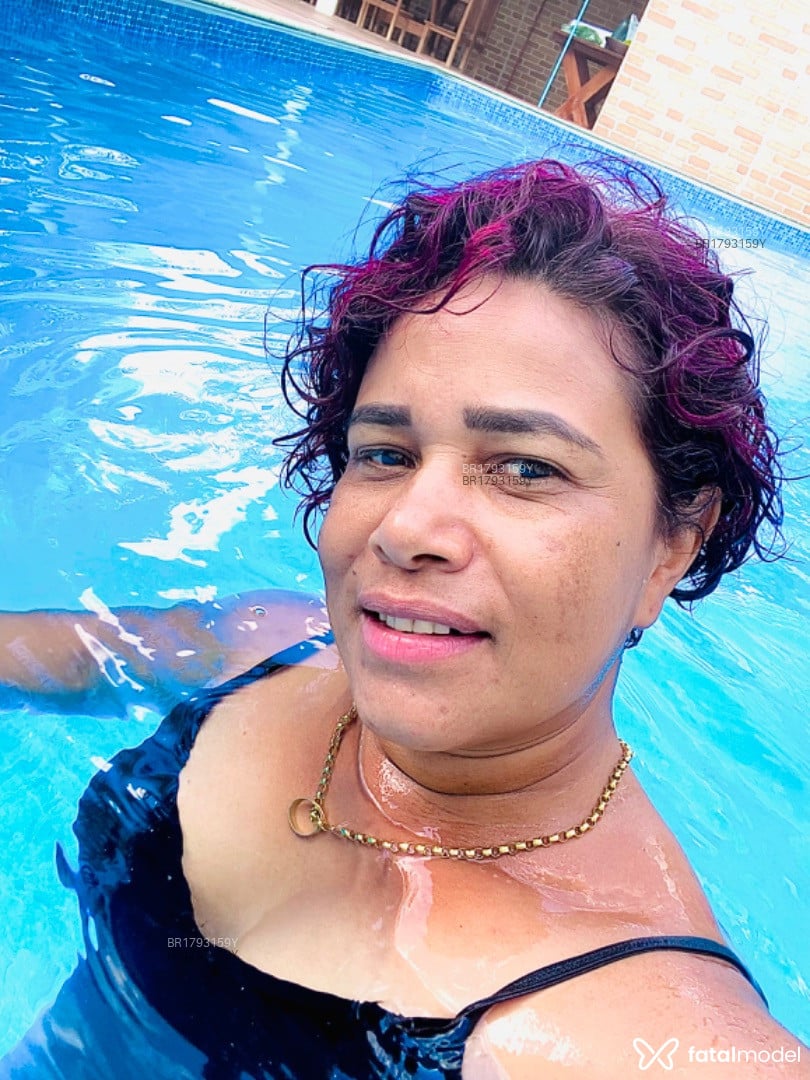 Acompanhante mulher ruiva (o) de olhos pretos em Piranhas - Marry