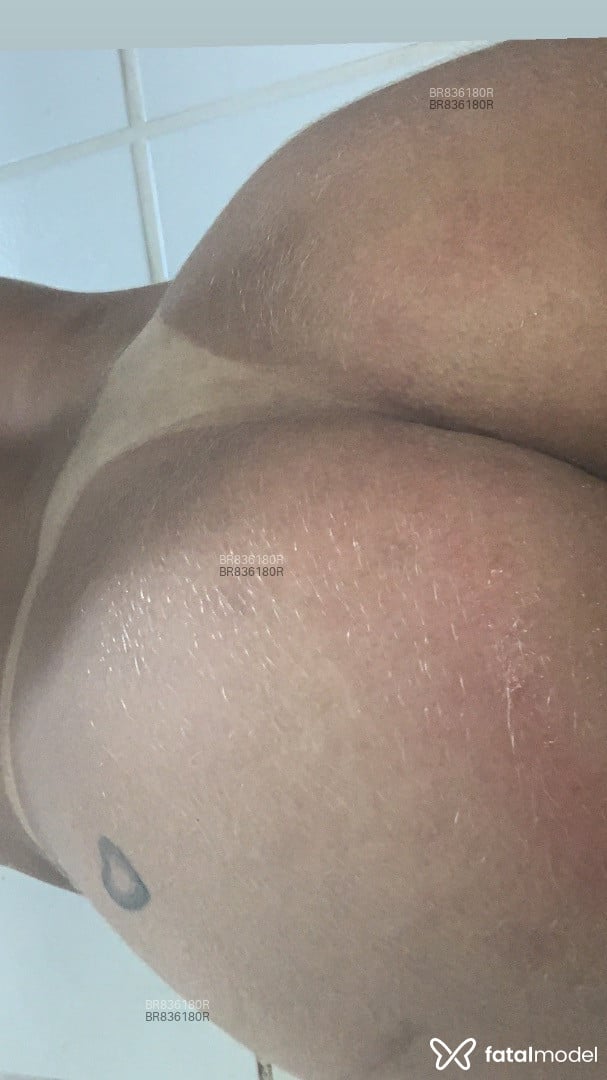 Acompanhante mulher trans morena (o) de olhos mel em Natal Acompanhante mulher trans morena (o) de olhos mel em Natal - Johara