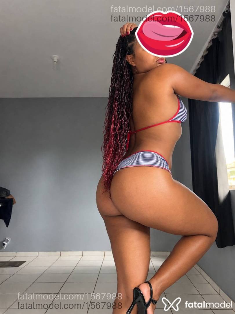 Acompanhante mulher morena (o) de olhos castanhos - Mia