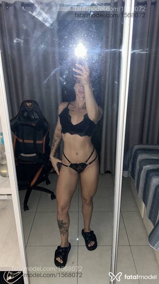 Acompanhante mulher com cabelo castanho de olhos castanhos - Milly