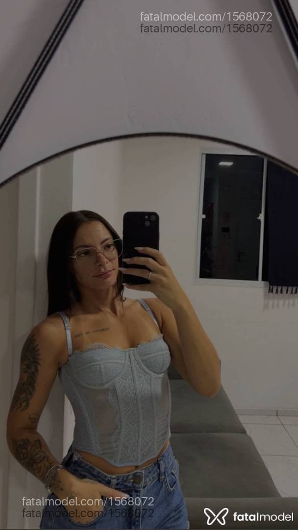 Acompanhante mulher com cabelo castanho de olhos castanhos - Milly Acompanhante mulher com cabelo castanho de olhos castanhos - Milly