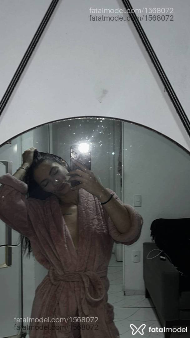 Acompanhante mulher com cabelo castanho de olhos castanhos - Milly