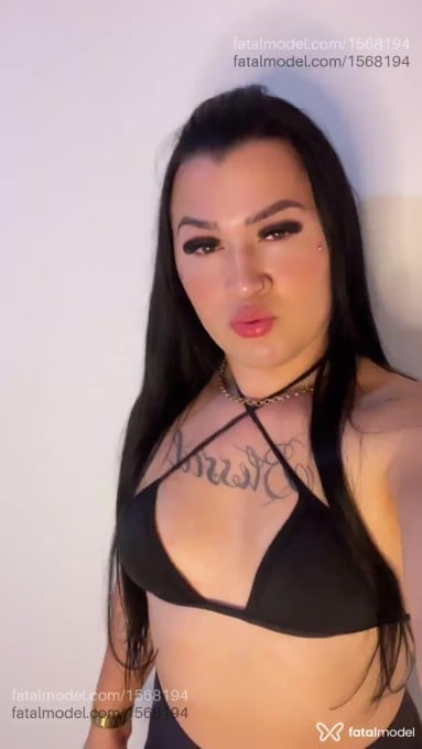 Acompanhante mulher trans morena (o) de olhos castanhos - Alice Ferrari Acompanhante mulher trans morena (o) de olhos castanhos - Alice Ferrari