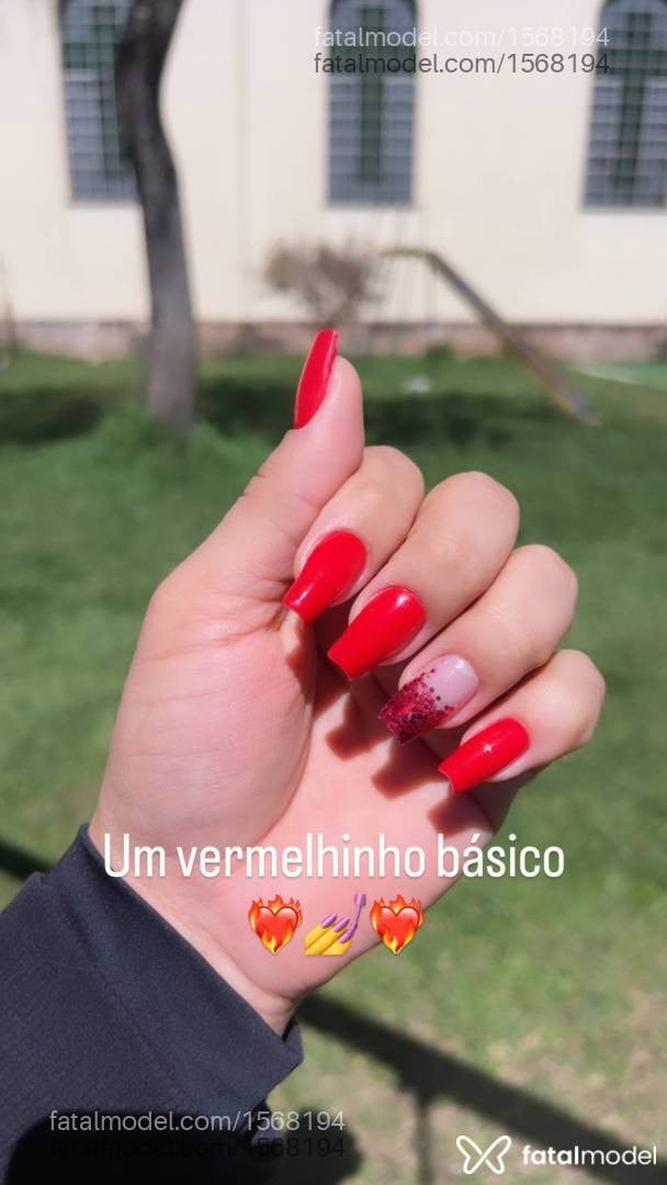 Acompanhante mulher trans morena (o) de olhos castanhos - Alice Ferrari