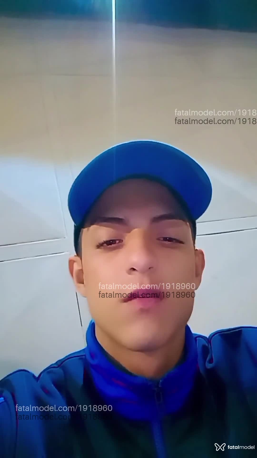 Acompanhante homem com cabelo castanho de olhos castanhos em São Paulo Acompanhante homem com cabelo castanho de olhos castanhos em São Paulo - Damonstar