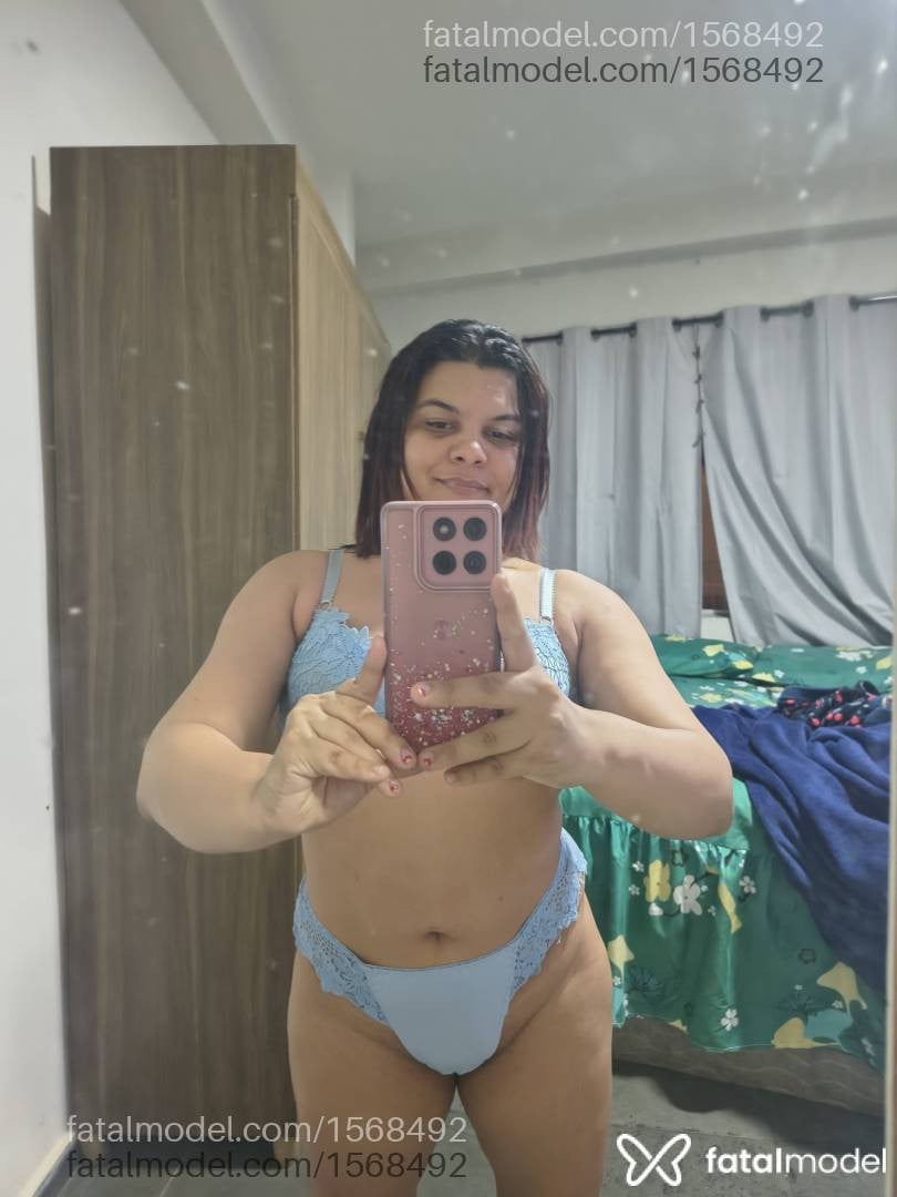 Acompanhante mulher morena (o) de olhos pretos - Eva