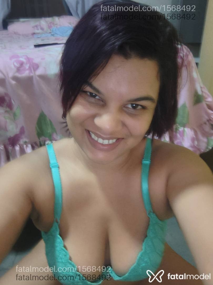 Acompanhante mulher morena (o) de olhos pretos - Eva