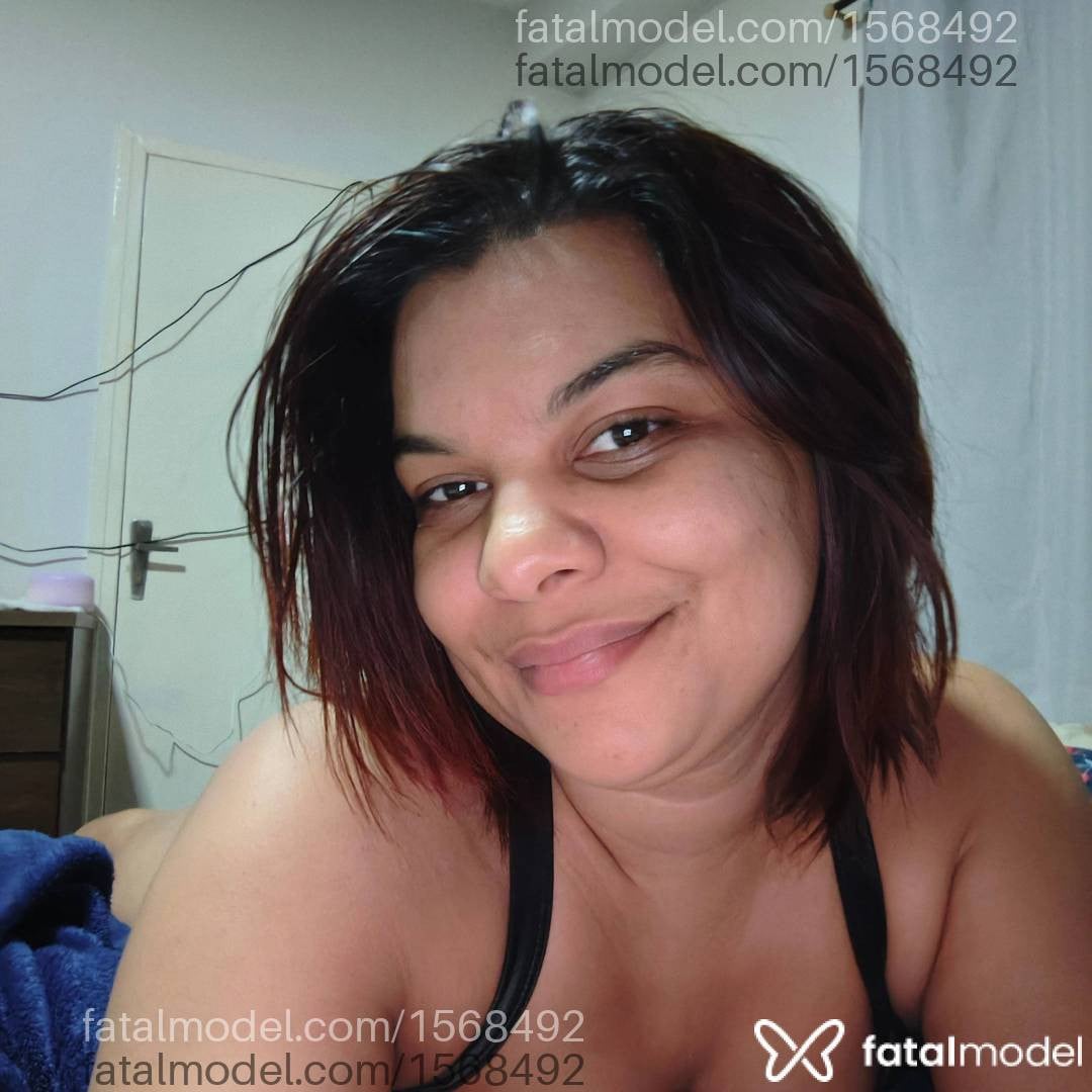 Acompanhante mulher morena (o) de olhos pretos - Eva