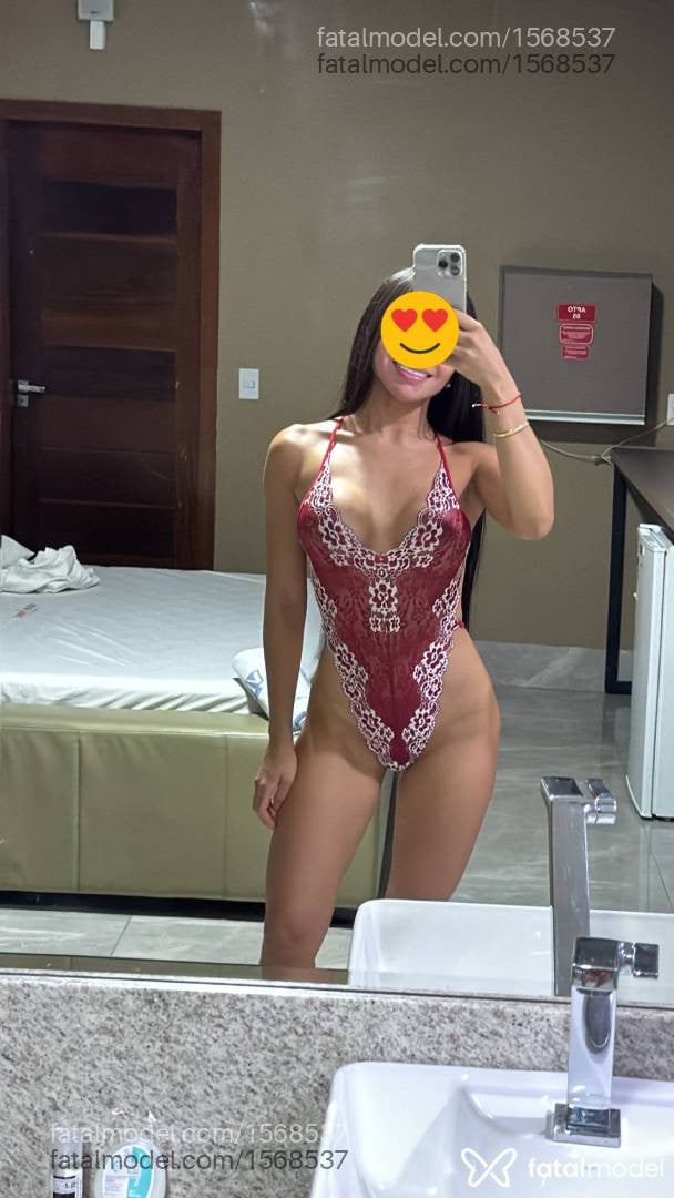 Acompanhante mulher morena (o) de olhos pretos - Amanda Castillo