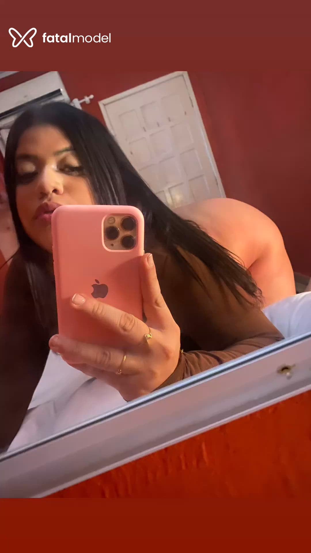 Acompanhante mulher morena (o) de olhos castanhos - Lorena Fernandez