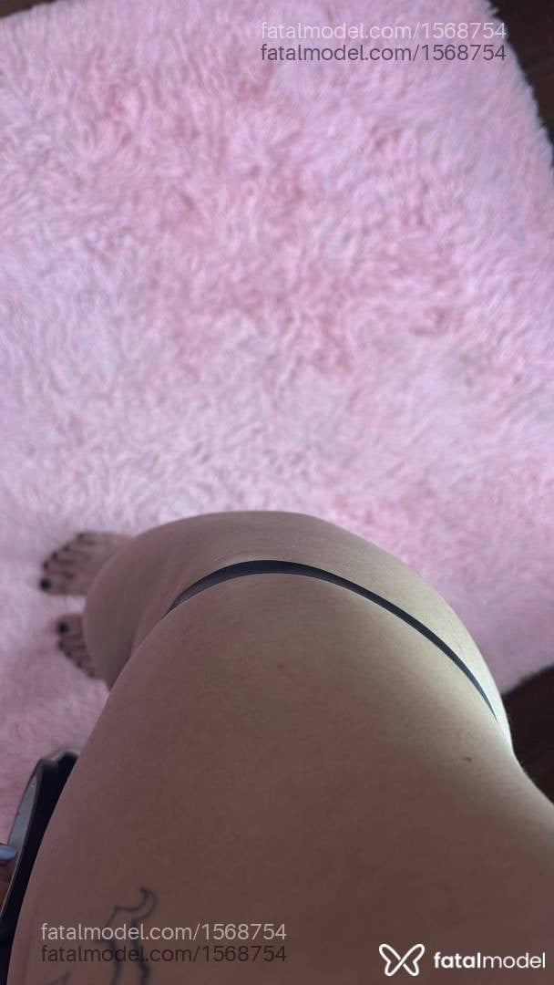 Acompanhante mulher trans morena (o) de olhos verdes em Gravataí - Kaau