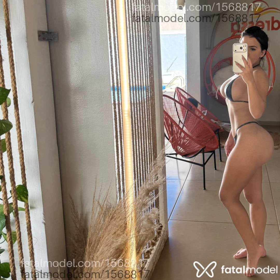 Acompanhante mulher morena (o) de olhos castanhos - Júlia