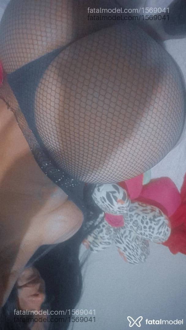Acompanhante travesti com cabelo castanho de olhos verdes - MICHELLY LEMOS