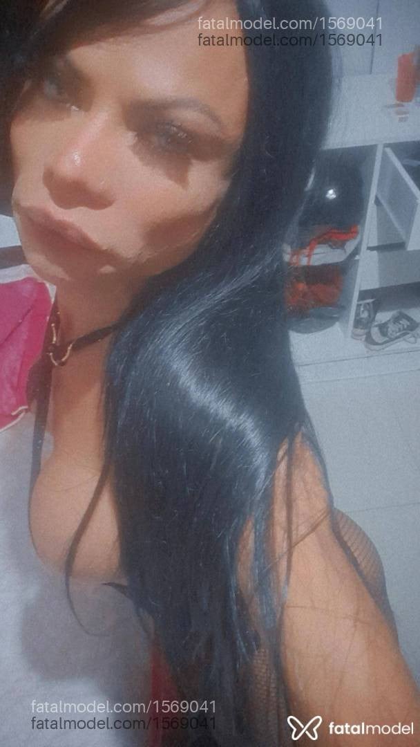 Acompanhante travesti com cabelo castanho de olhos verdes - MICHELLY LEMOS