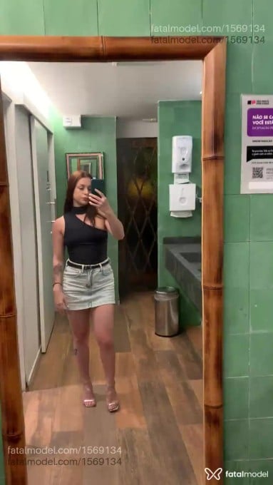 Acompanhante mulher com cabelo castanho de olhos castanhos em São Paulo Acompanhante mulher com cabelo castanho de olhos castanhos em São Paulo - NICOLE LIN