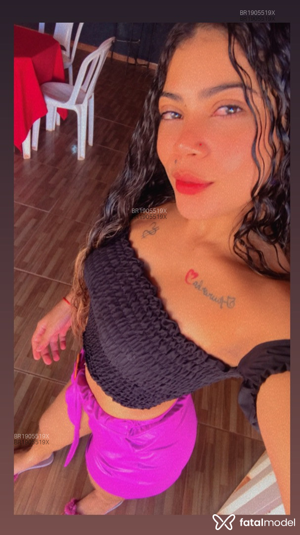 Acompanhante mulher com cabelo castanho de olhos castanhos - Byanka Diniz Acompanhante mulher com cabelo castanho de olhos castanhos - Byanka Diniz