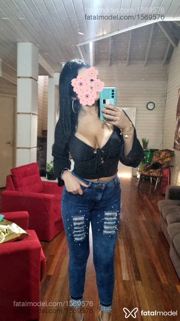 Acompanhante mulher morena (o) de olhos castanhos - Brenda Becker