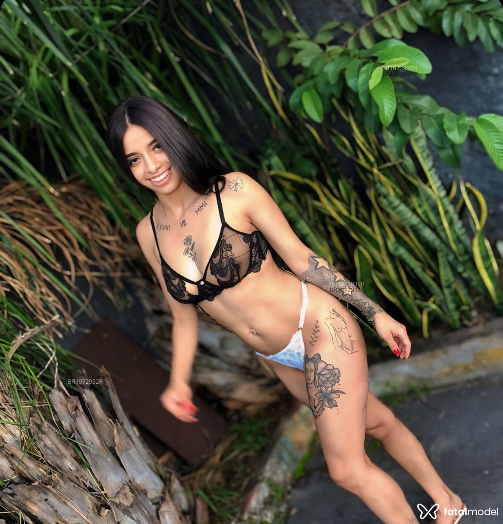 Acompanhante mulher morena (o) de olhos castanhos em Caldas Novas - Miah Nadine