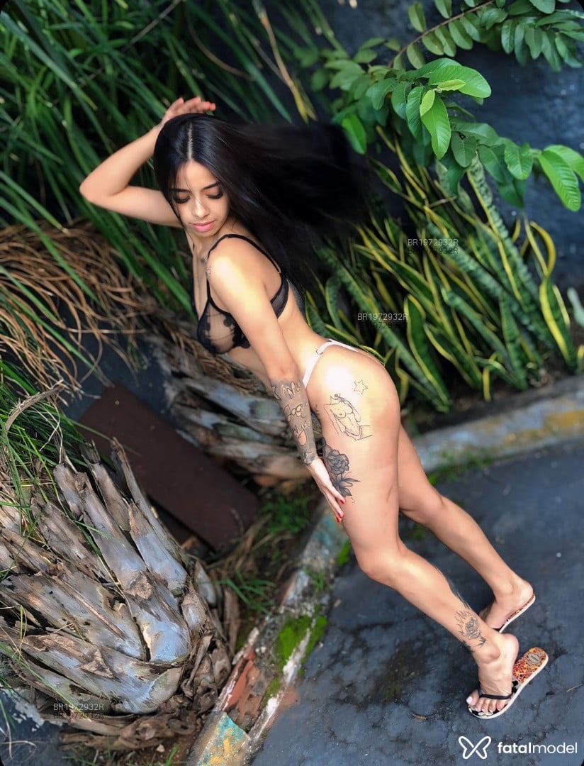 Acompanhante mulher morena (o) de olhos castanhos em Caldas Novas - Miah Nadine