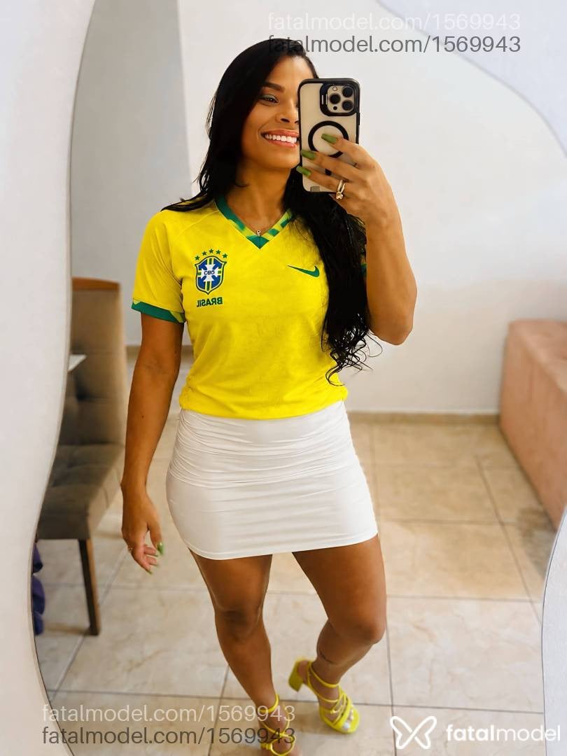 Acompanhante mulher morena (o) de olhos castanhos - Aline Lima