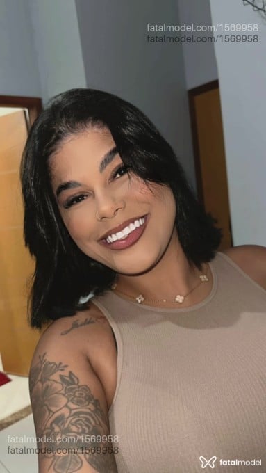 Acompanhante mulher morena (o) de olhos pretos - Anna Lima Acompanhante mulher morena (o) de olhos pretos - Anna Lima