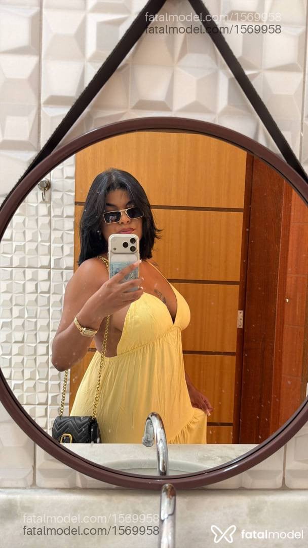 Acompanhante mulher morena (o) de olhos pretos - Anna Lima