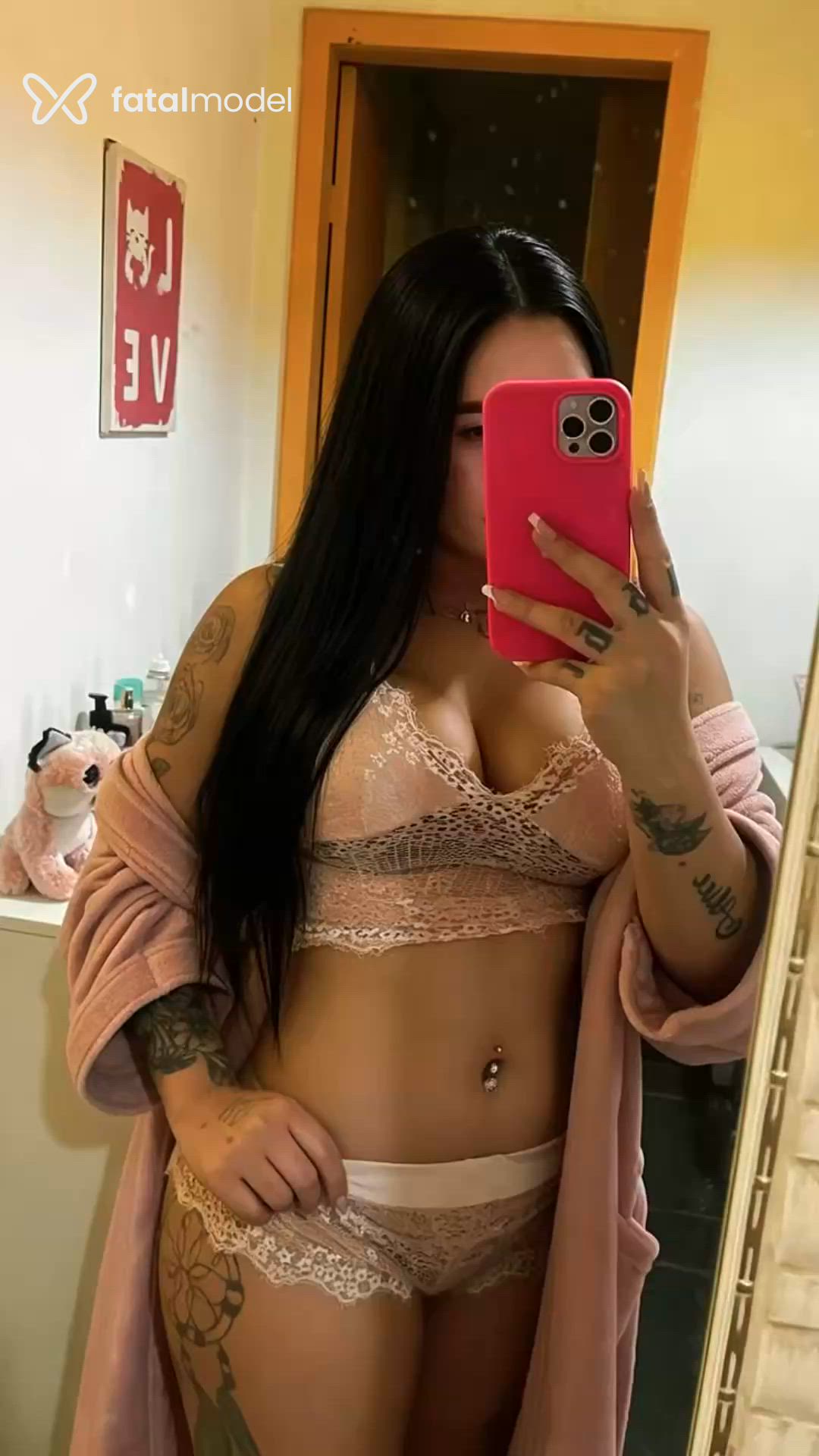 Acompanhante mulher morena (o) de olhos castanhos - Amanda