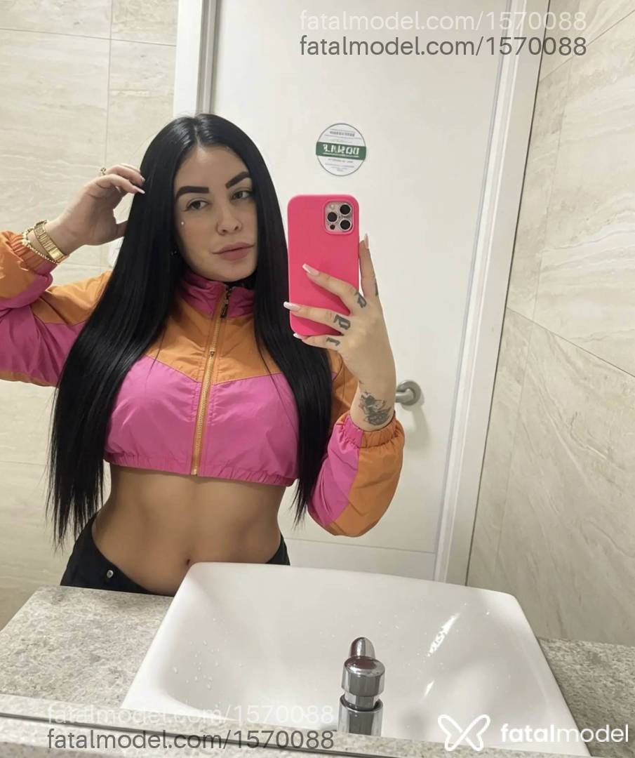 Acompanhante mulher morena (o) de olhos castanhos - Amanda