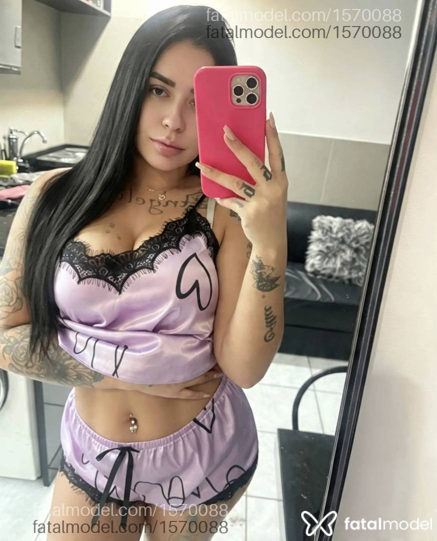 Acompanhante mulher morena (o) de olhos castanhos - Amanda