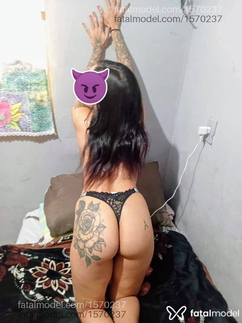 Acompanhante mulher morena (o) de olhos pretos - Jade Xavier