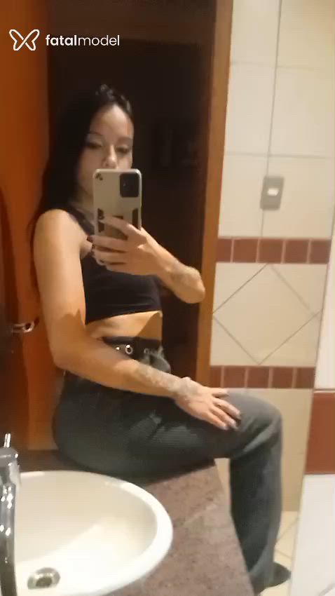 Acompanhante mulher morena (o) de olhos pretos - Jade Xavier Acompanhante mulher morena (o) de olhos pretos - Jade Xavier