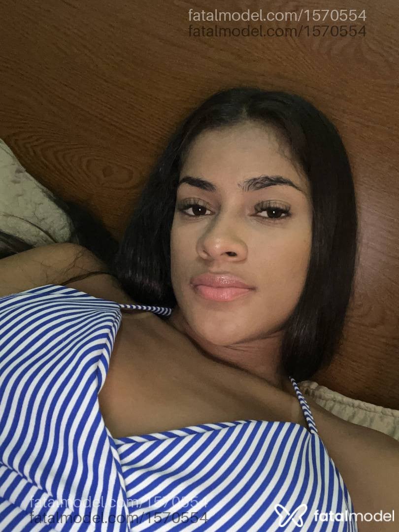 Acompanhante mulher com cabelo castanho de olhos castanhos em Rio de Janeiro Acompanhante mulher com cabelo castanho de olhos castanhos em Rio de Janeiro - Morena