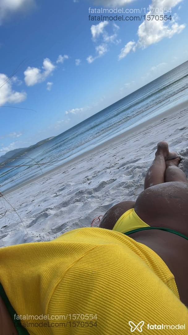 Acompanhante mulher com cabelo castanho de olhos castanhos em Rio de Janeiro Acompanhante mulher com cabelo castanho de olhos castanhos em Rio de Janeiro - Morena