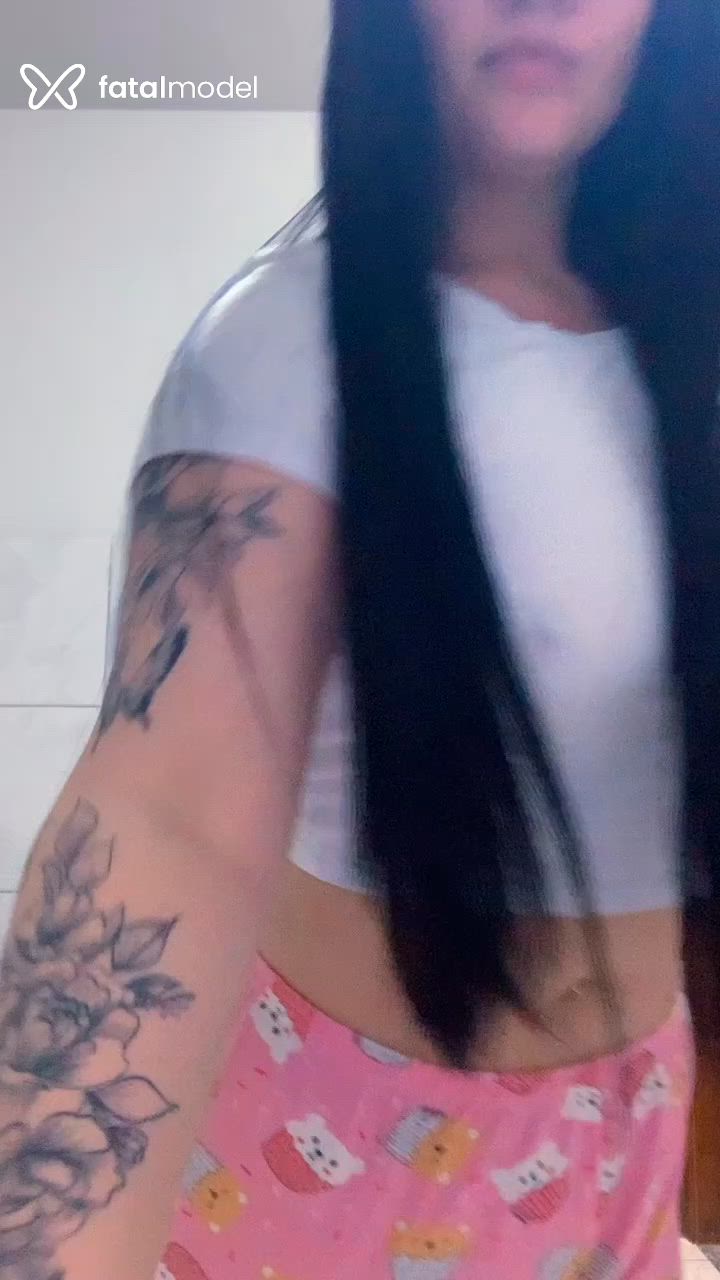 Acompanhante mulher morena (o) de olhos castanhos - Mirella Louback