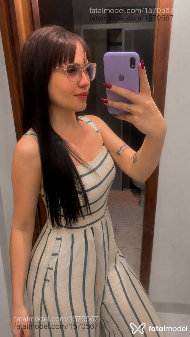 Acompanhante mulher morena (o) de olhos castanhos - Mirella Louback