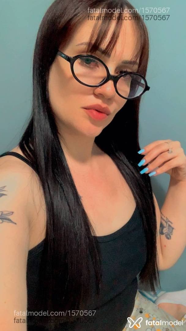 Acompanhante mulher morena (o) de olhos castanhos - Mirella Louback