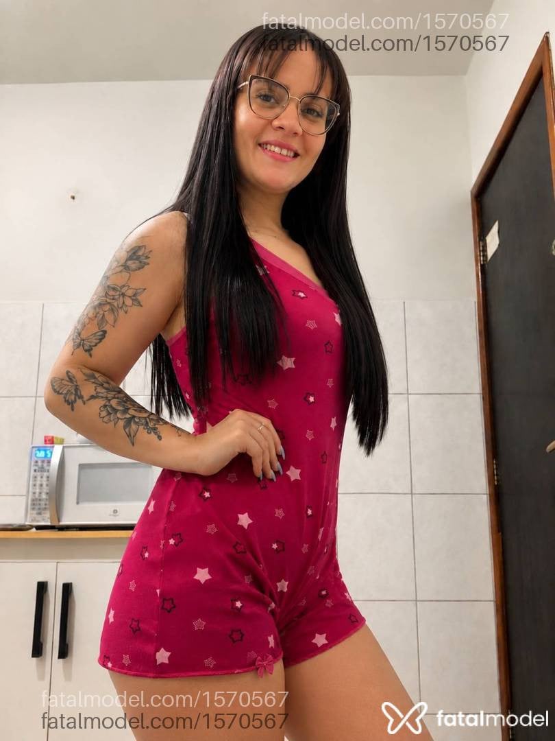 Acompanhante mulher morena (o) de olhos castanhos - Mirella Louback